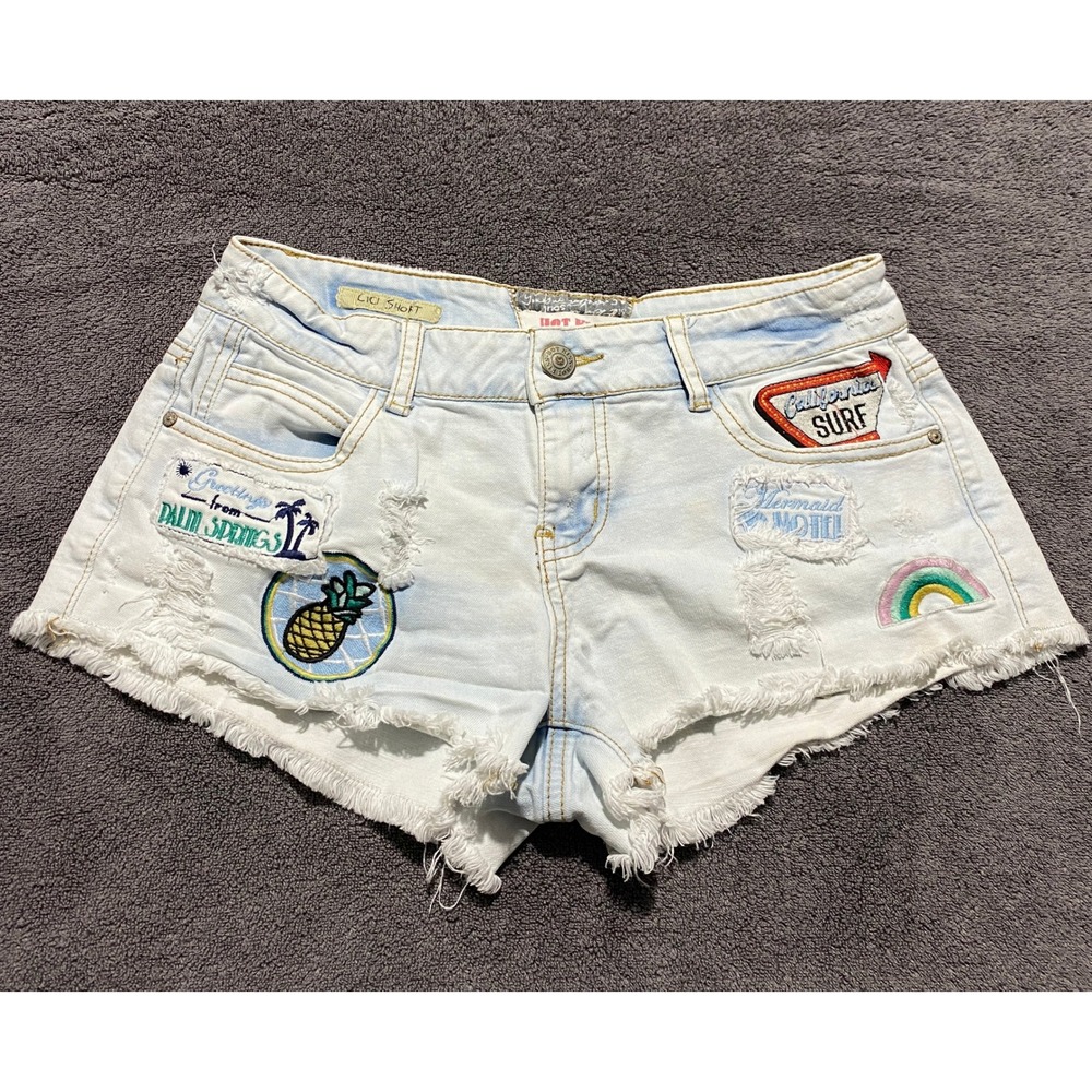 Hot Kiss Cici Short Light Wash Distressed Patch Denim Cutoff Shorts Size 7
